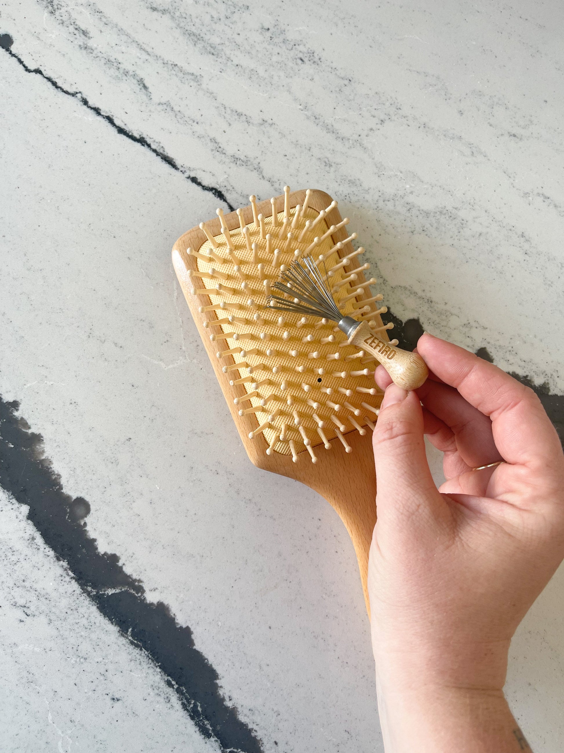 Hair brush Cleaning Tool