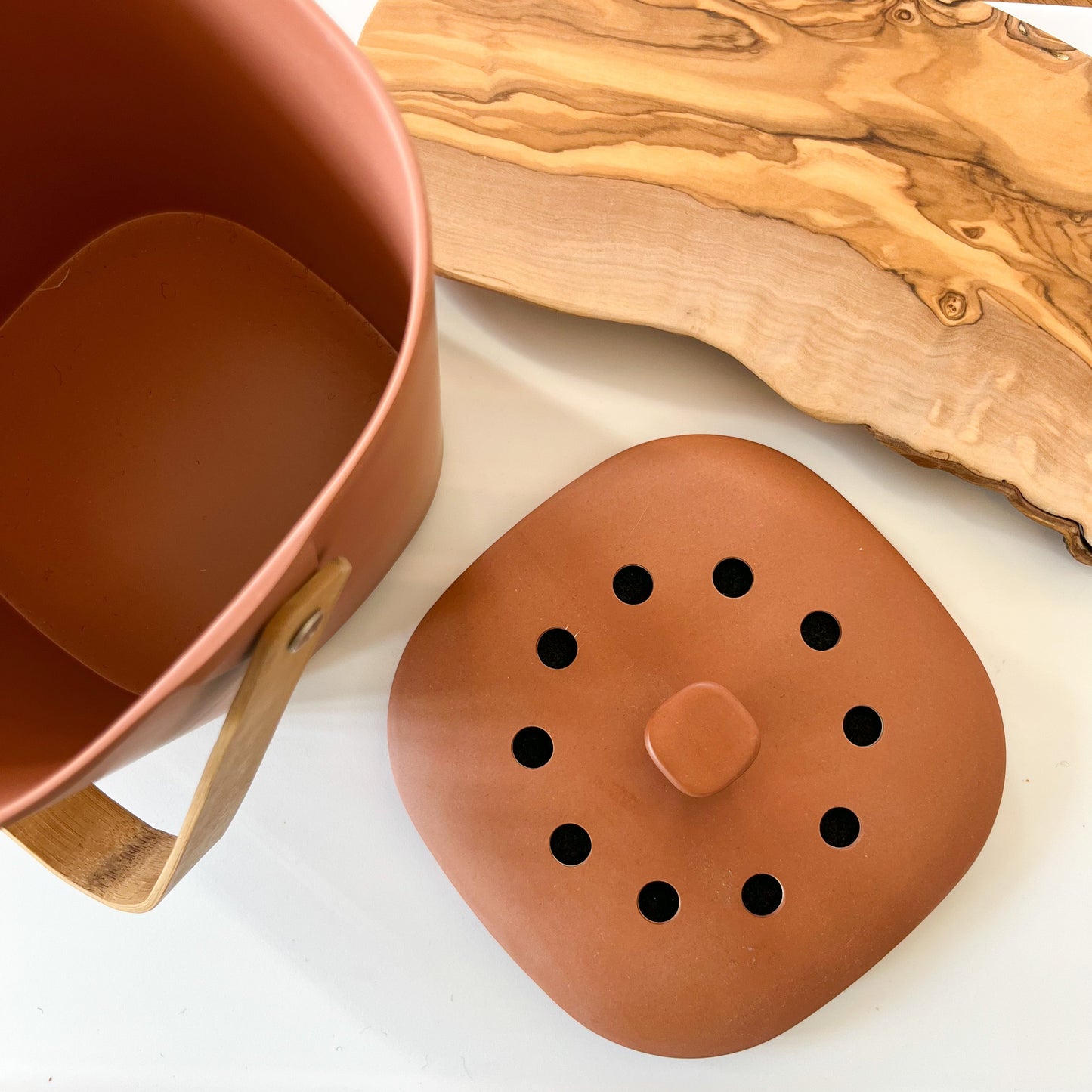 Kitchen Compost Bin